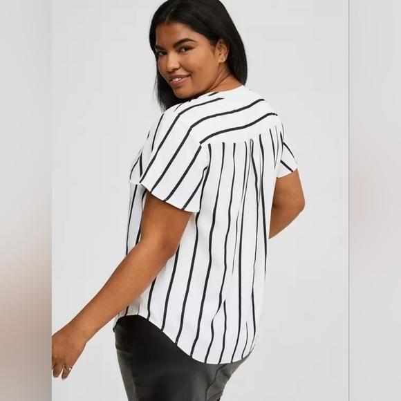 Torrid Harper Flutter Sleeve Blouse Black White Stripe 2X - Picture 3 of 14